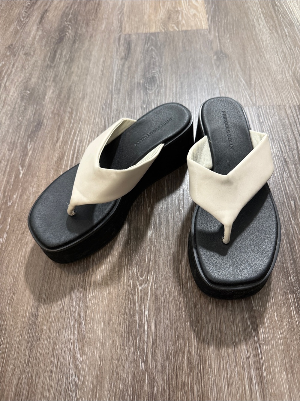 Princess Polly Platform Sandal - Cream and Black 7